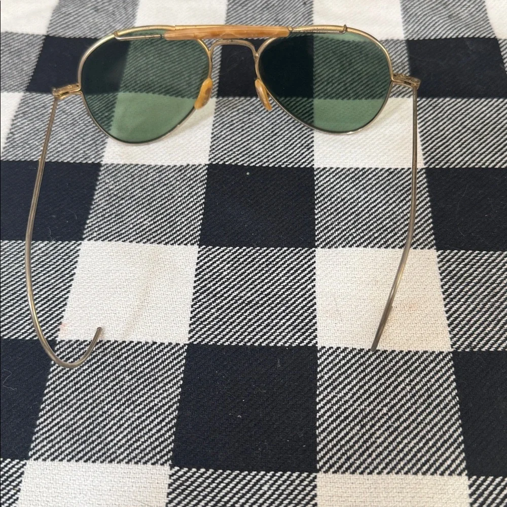 Vintage late 1940s- early 1950s Gold Aviator Sunglasses - Picture 4 of 6